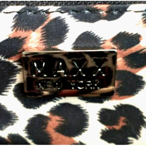 Maxx New York Leather Cream Handbag Shoulder Bag Adjustable Strap 12 x 6 x 3 - Picture 9 of 10